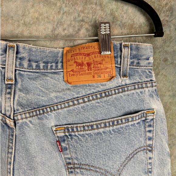 VTG Levis 901 Denim Jeans Mens Sz 36x32 Light Wash Relaxed Fit Straight Leg - Picture 10 of 10